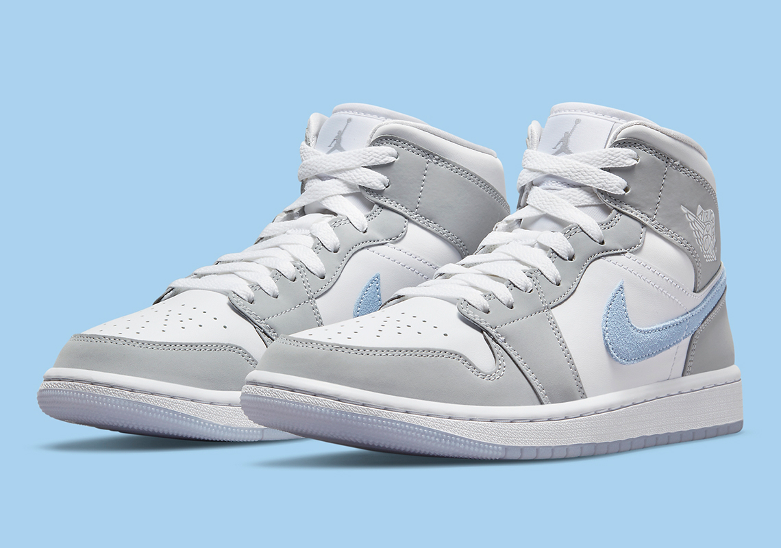 Air Jordan 1 Mid Womens Grey Blue BQ6472-105 | SneakerNews.com