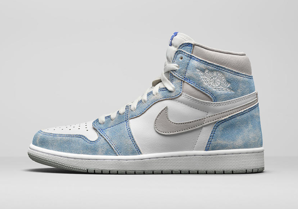 Air Jordan 1 Retro High OG Hyper Royal 555088-402 | SneakerNews.com