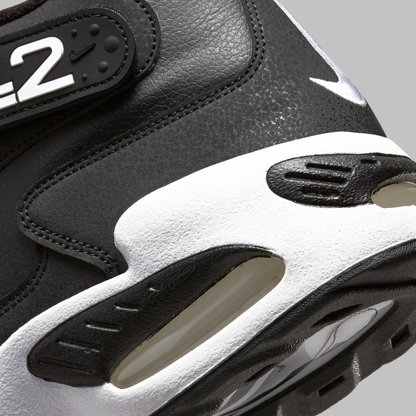 Nike Air Griffey Max 1 Jackie Robinson DM0044-001 | SneakerNews.com