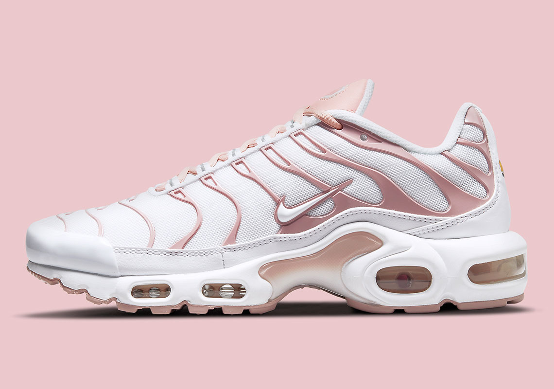 nike tn pink and white