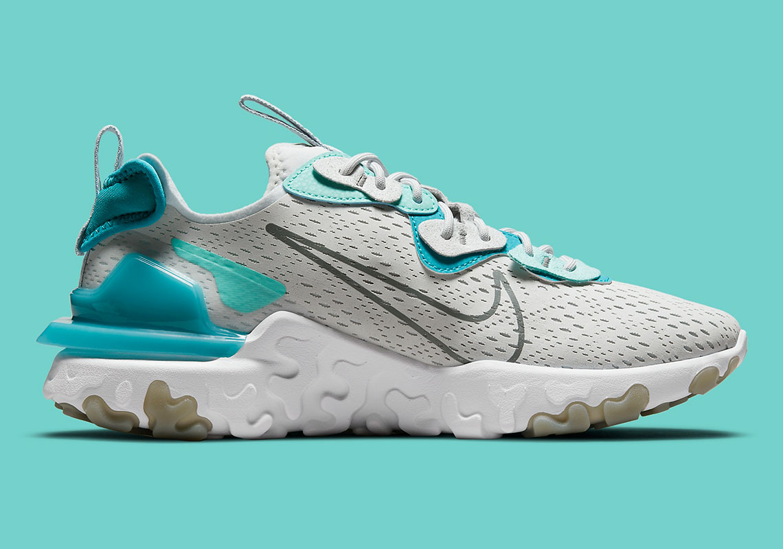 Nike React Vision Aquamarine DM2828-001 | SneakerNews.com