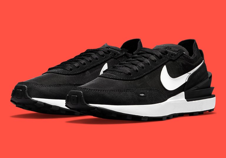 nike-waffle-one-black-white-  display picture 3