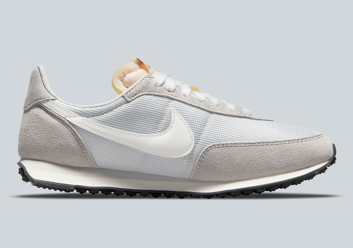 Nike Waffle Trainer 2 SE W Photon Dust DM9091-011 | SneakerNews.com