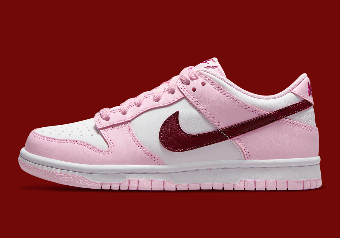 nike low dunk pink red white