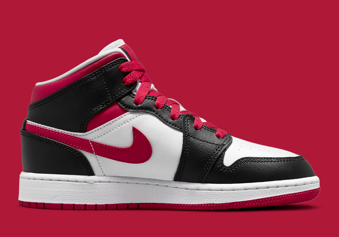 jordan aj 1 mid red white black