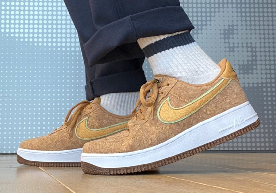 pineapple cork nike