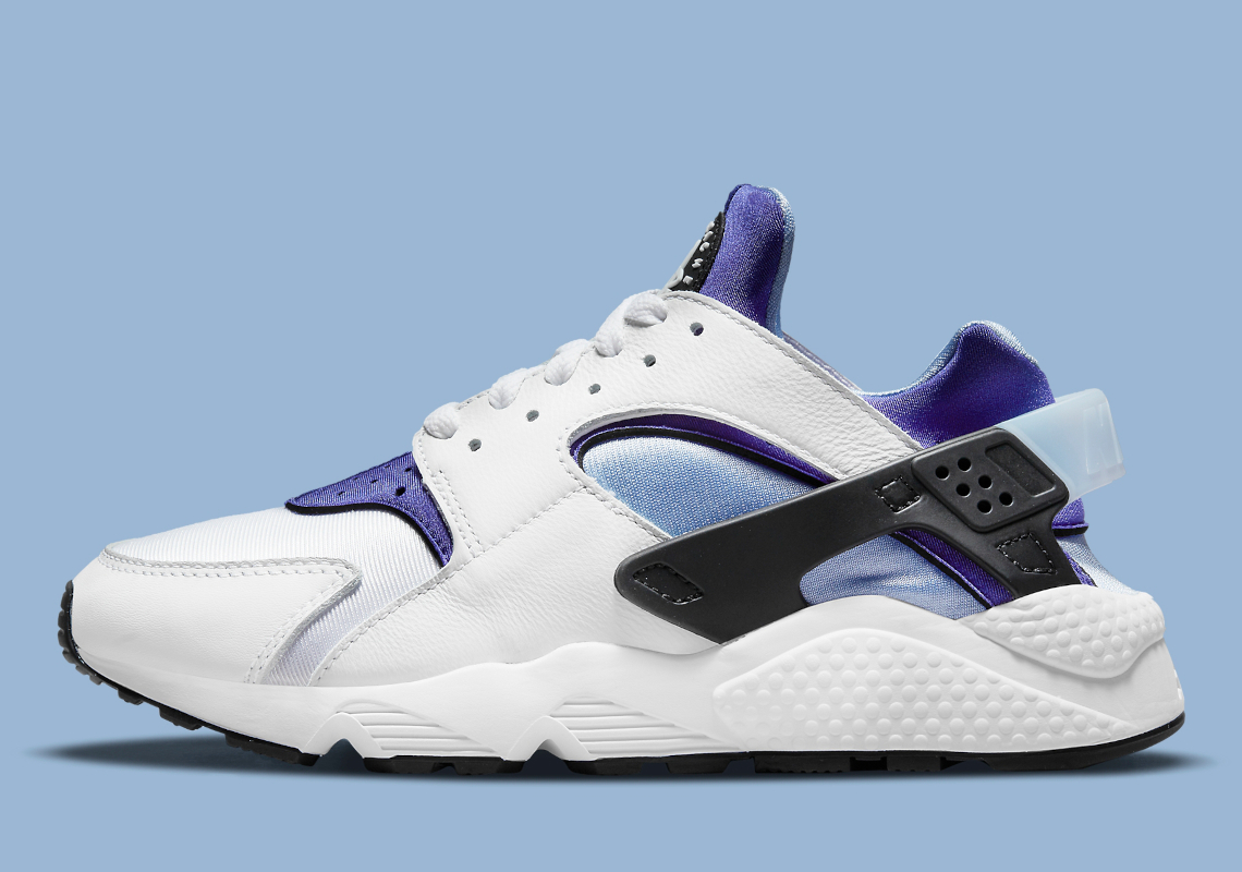 nike air huarache white concord