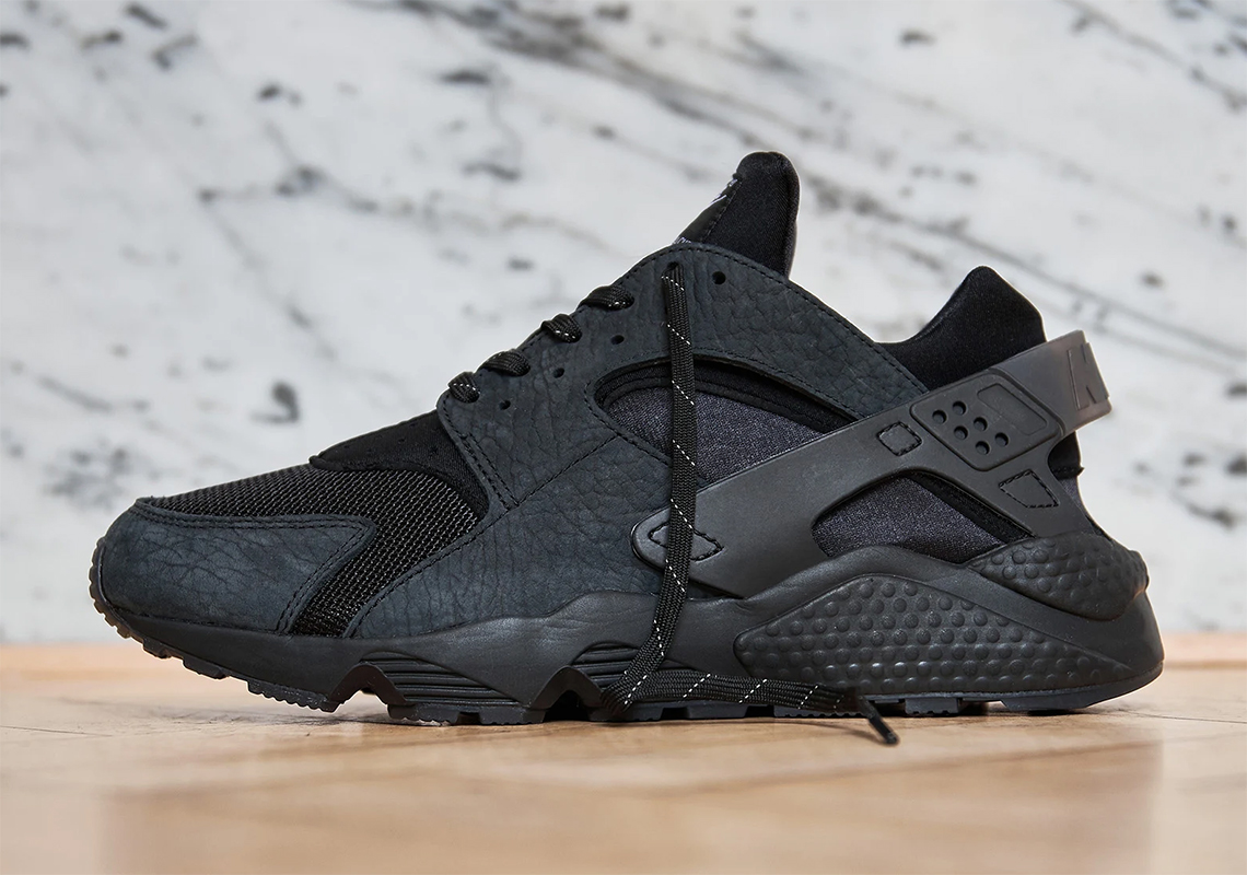 all black huaraches on foot