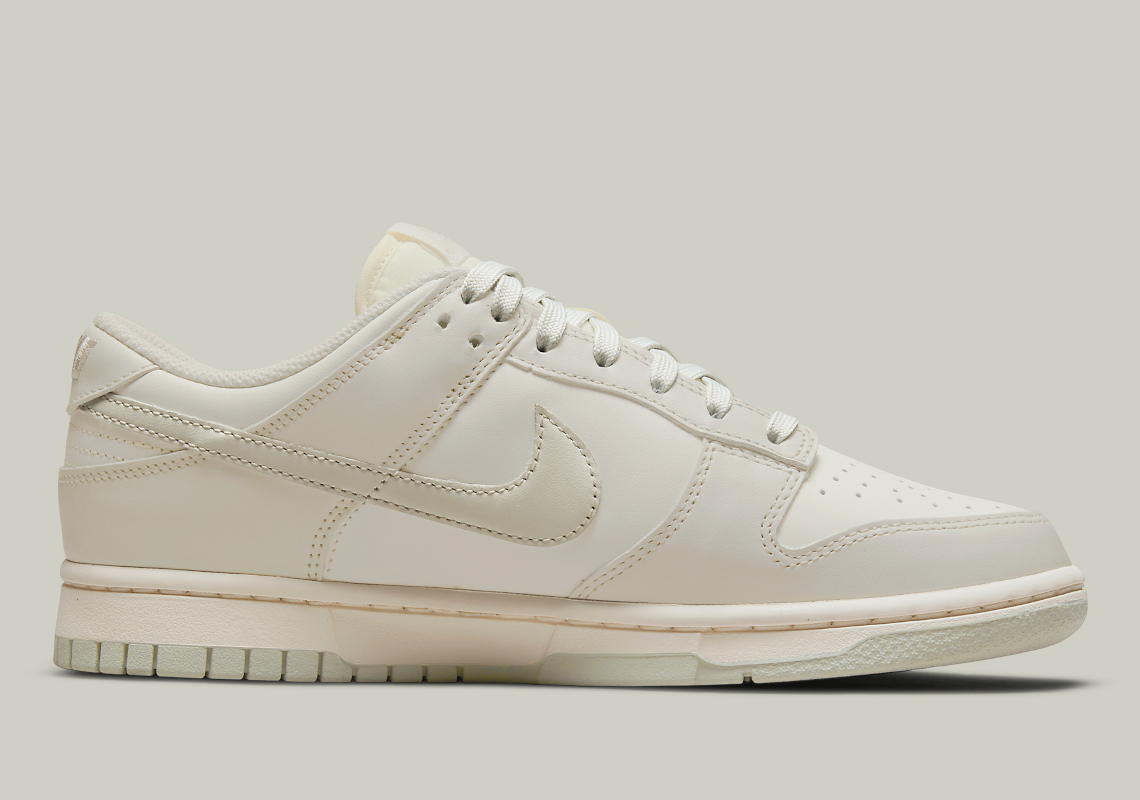 Nike dunk low sail light bone