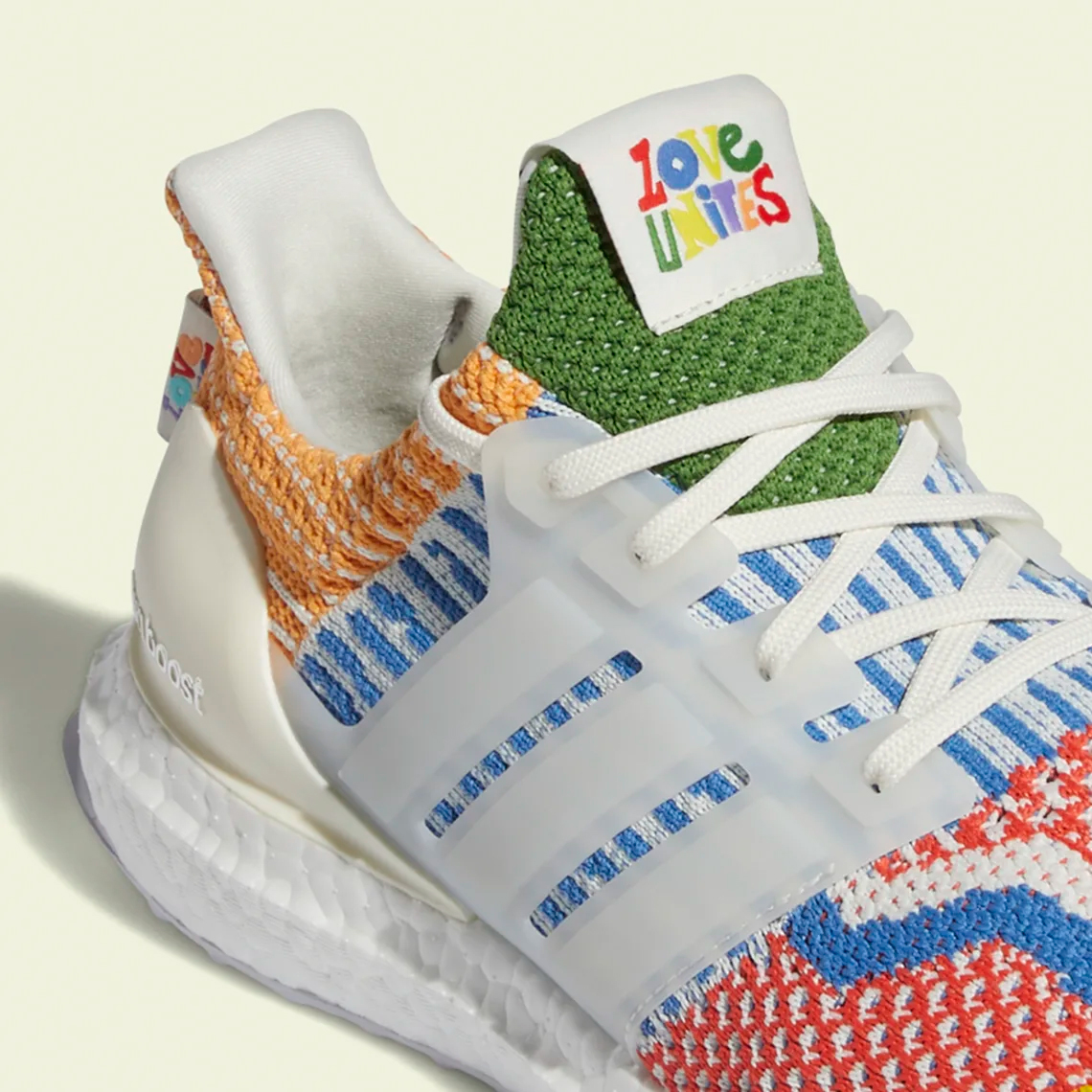 Adidas ultra boost white hotsell rainbow zoom