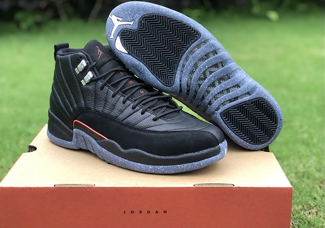 black bright crimson jordan 12