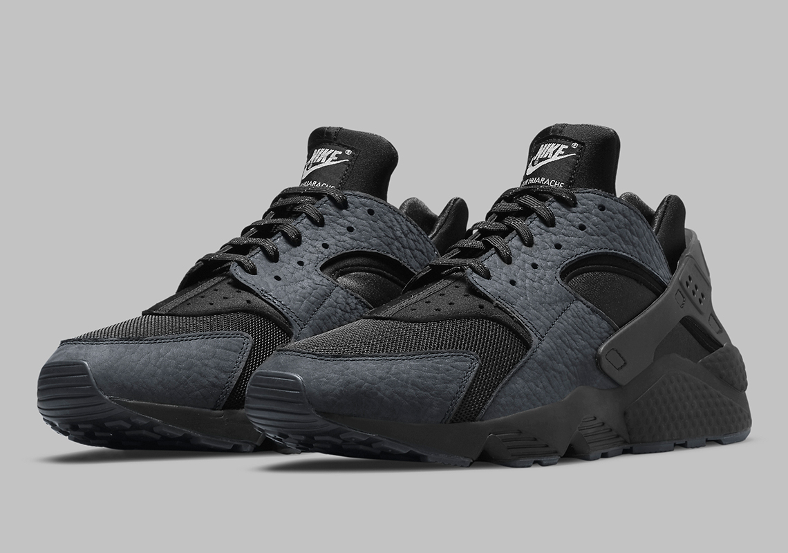 Nike huarache black store suede