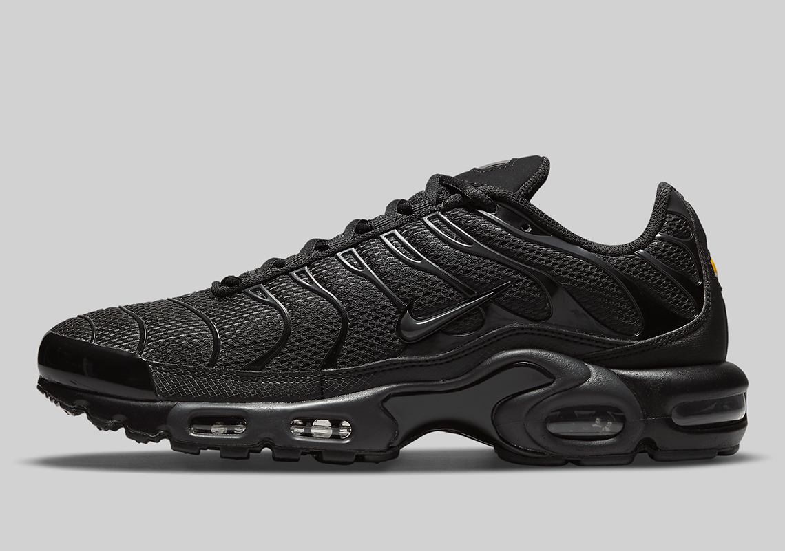 air max plus black with clear bottom