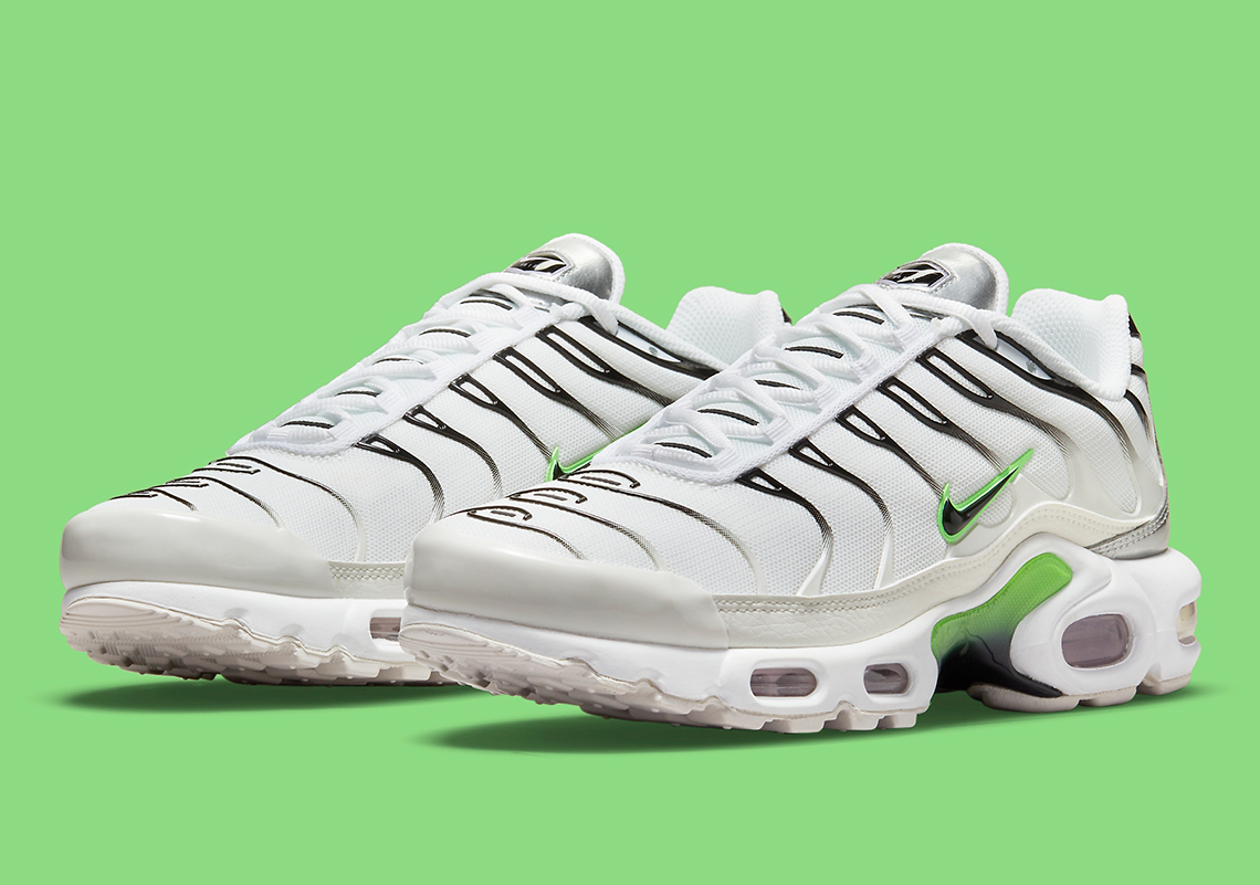 green nike air max plus