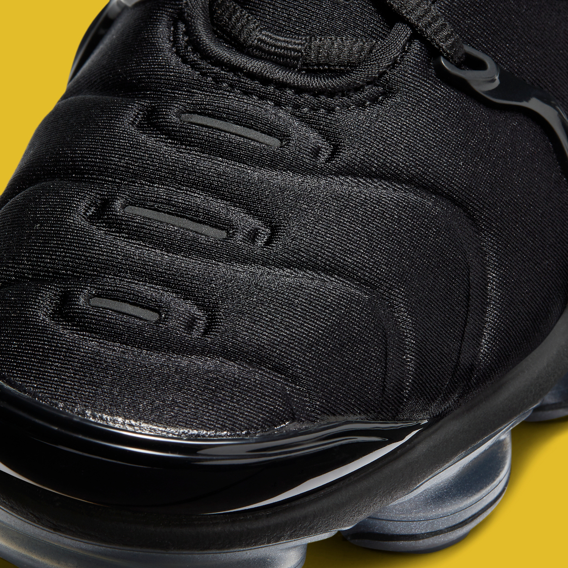 Nike Vapormax Plus Triple Black DH1063-001 | SneakerNews.com