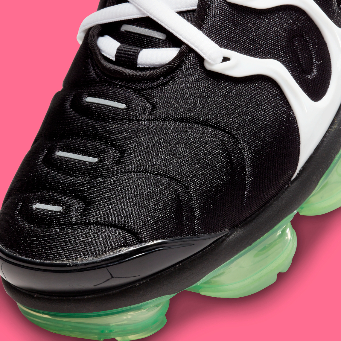 Green and black outlet vapor max