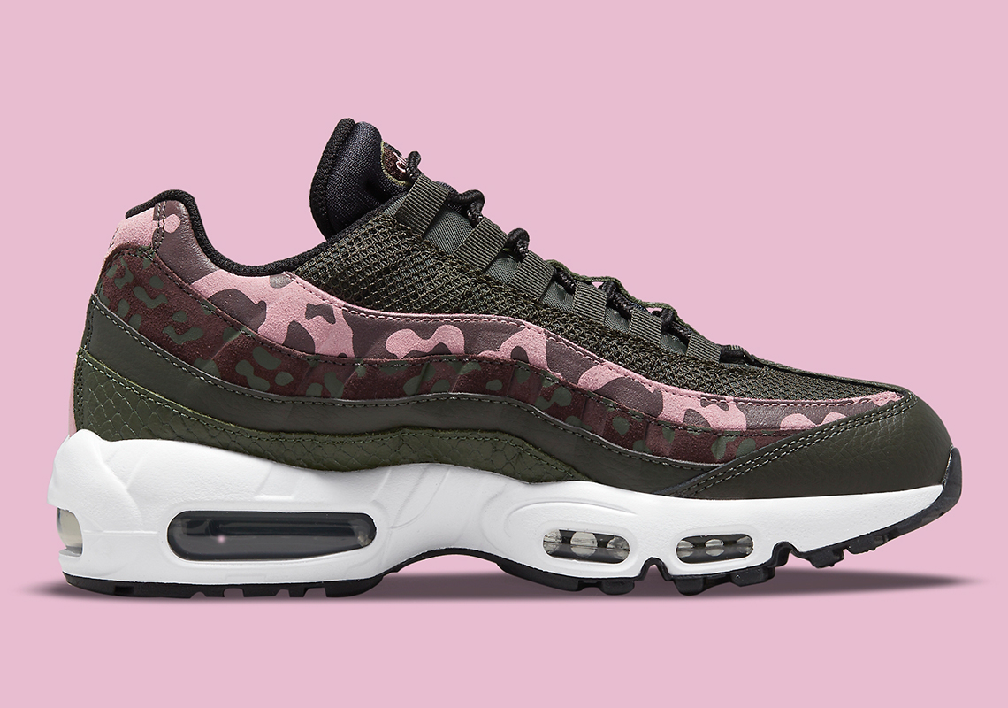 pink camo nike air max