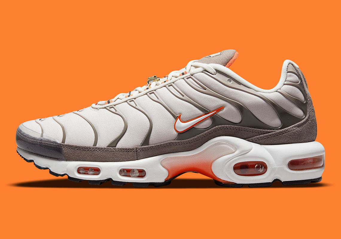 nike air max plus brown