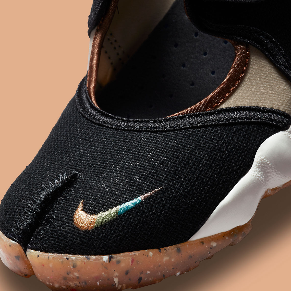 Nike Air Rift Grind WMNS Off Noir DM6441-045 | SneakerNews.com