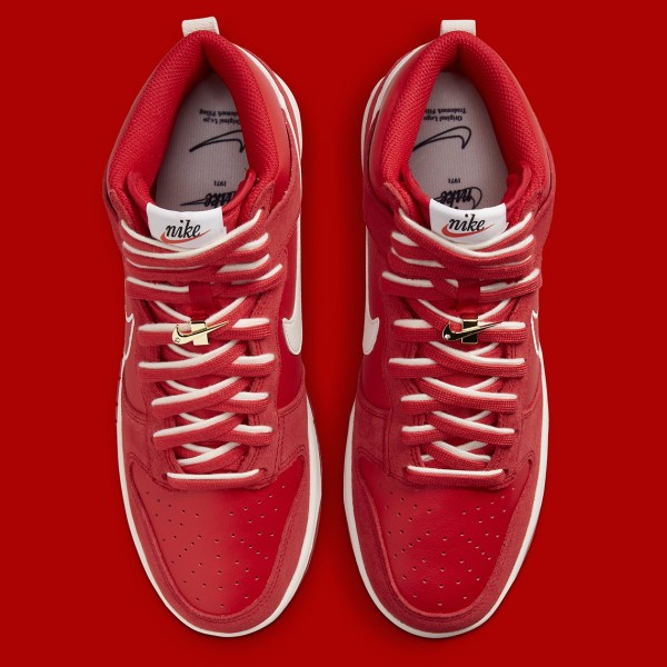 dunk high se first use university red