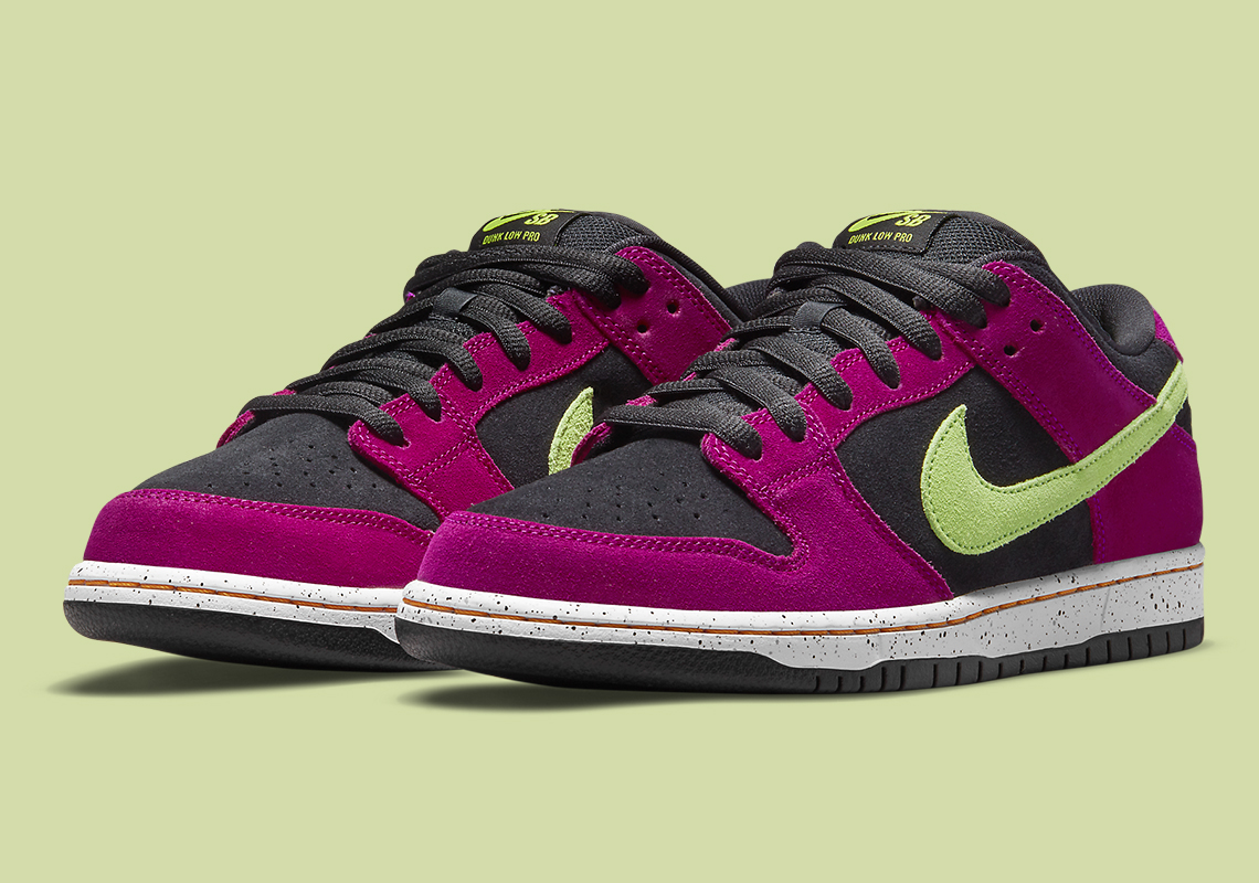 nike dunk low plum