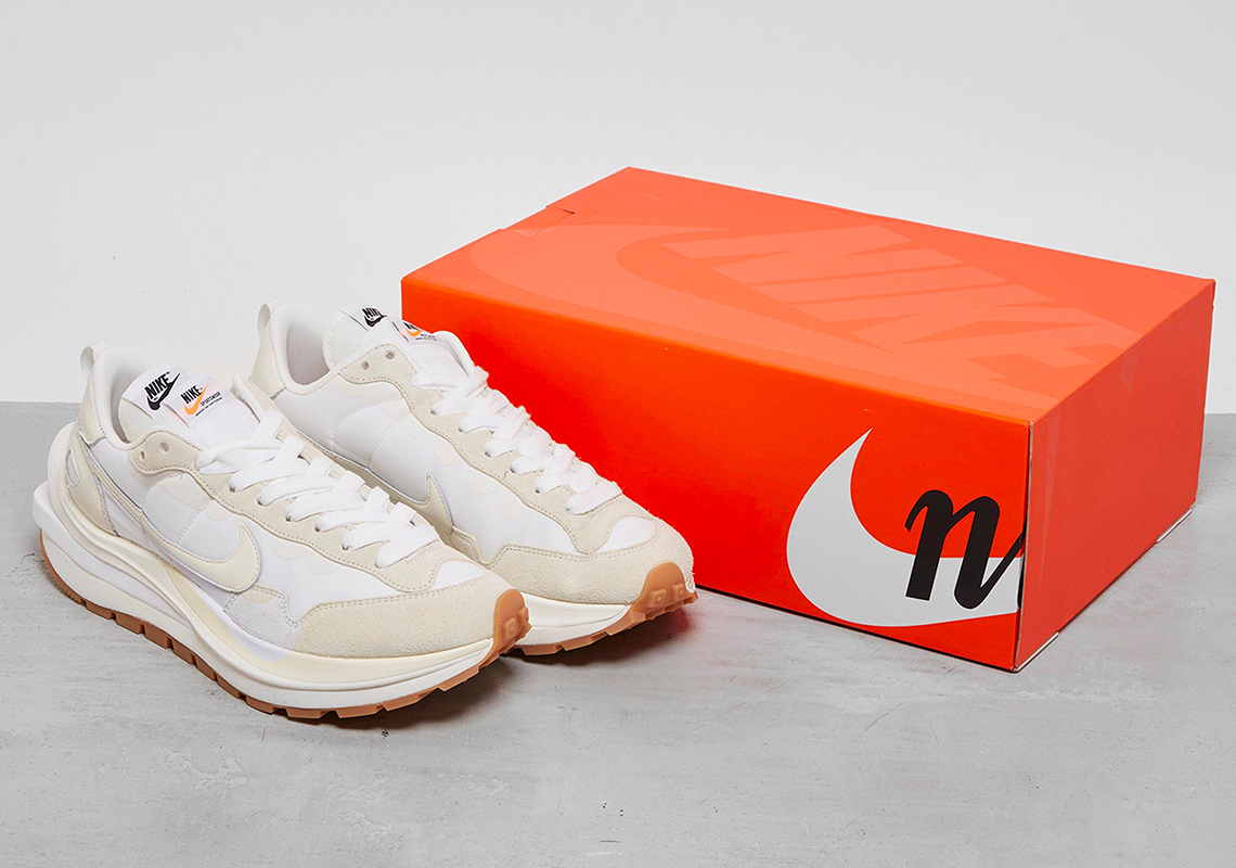 nike vaporwaffle sail gum