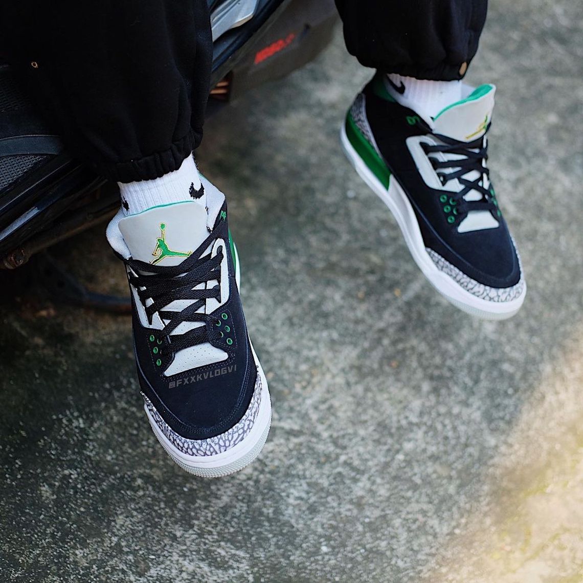 jordan 3 pine green on feet