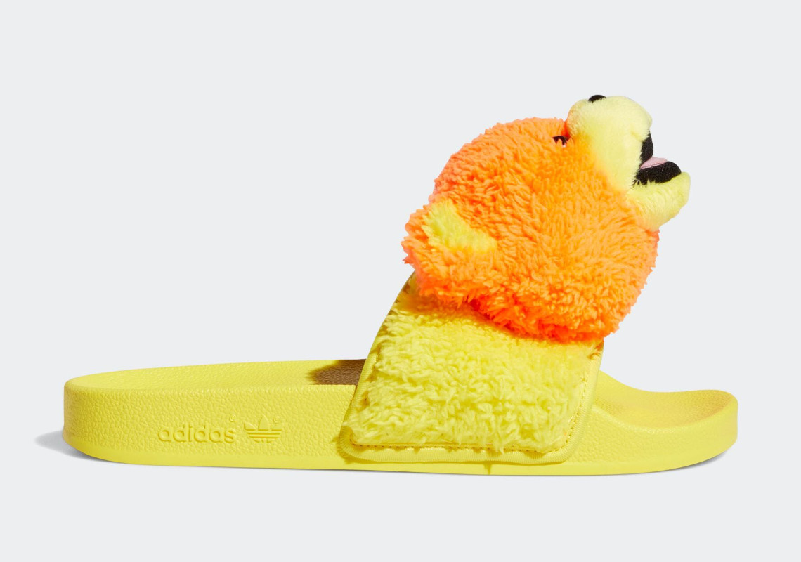 Gedateerd tapijt toeter Jeremy Scott adidas Slides Teddy Bear Q46582 | SneakerNews.com