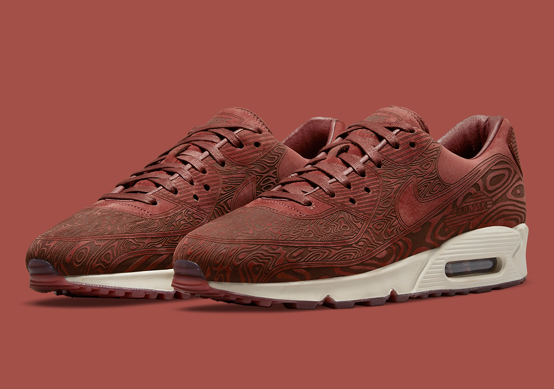 The sandals Nike Air Max 90 "Laser" Returns In A Mahogany-Dressed Colorway