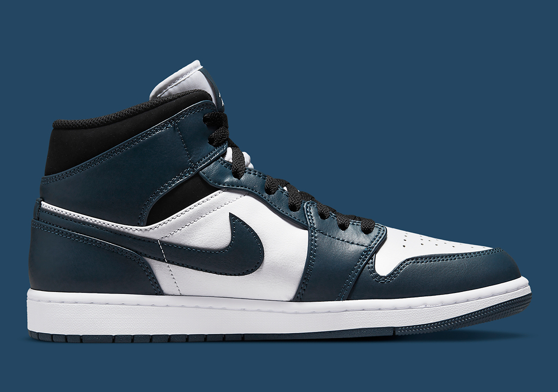 jordan 1 mids black and blue