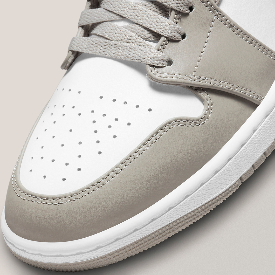 Air Jordan 1 Mid Linen White 554724-082 | SneakerNews.com