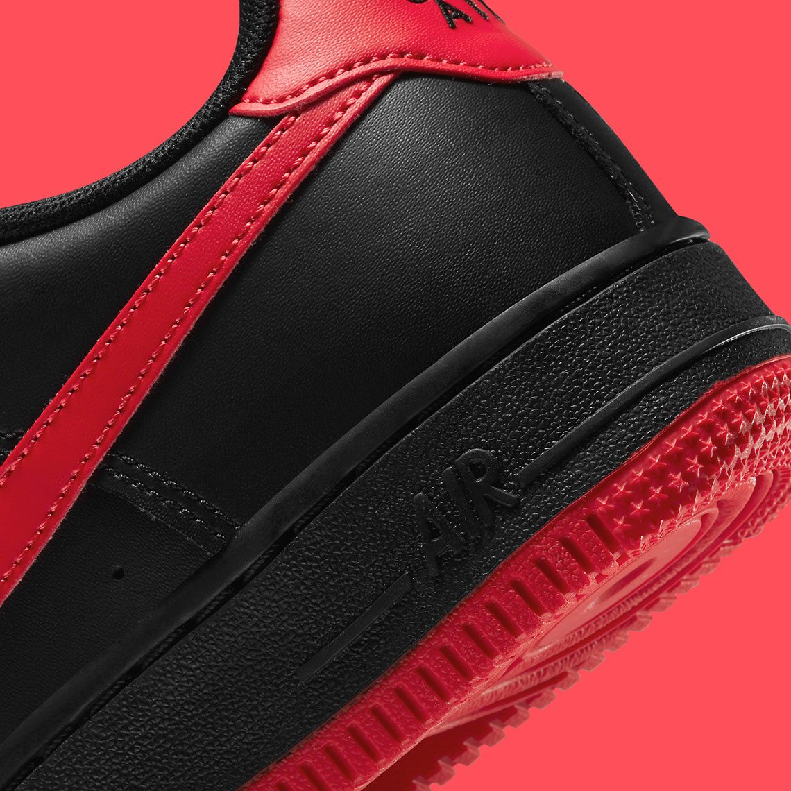 Nike Air Force 1 '07 'Bred' 10 University Red-Black