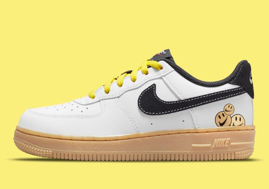 These Nike Air Force 1s Remind You To “Have A Nike Day”