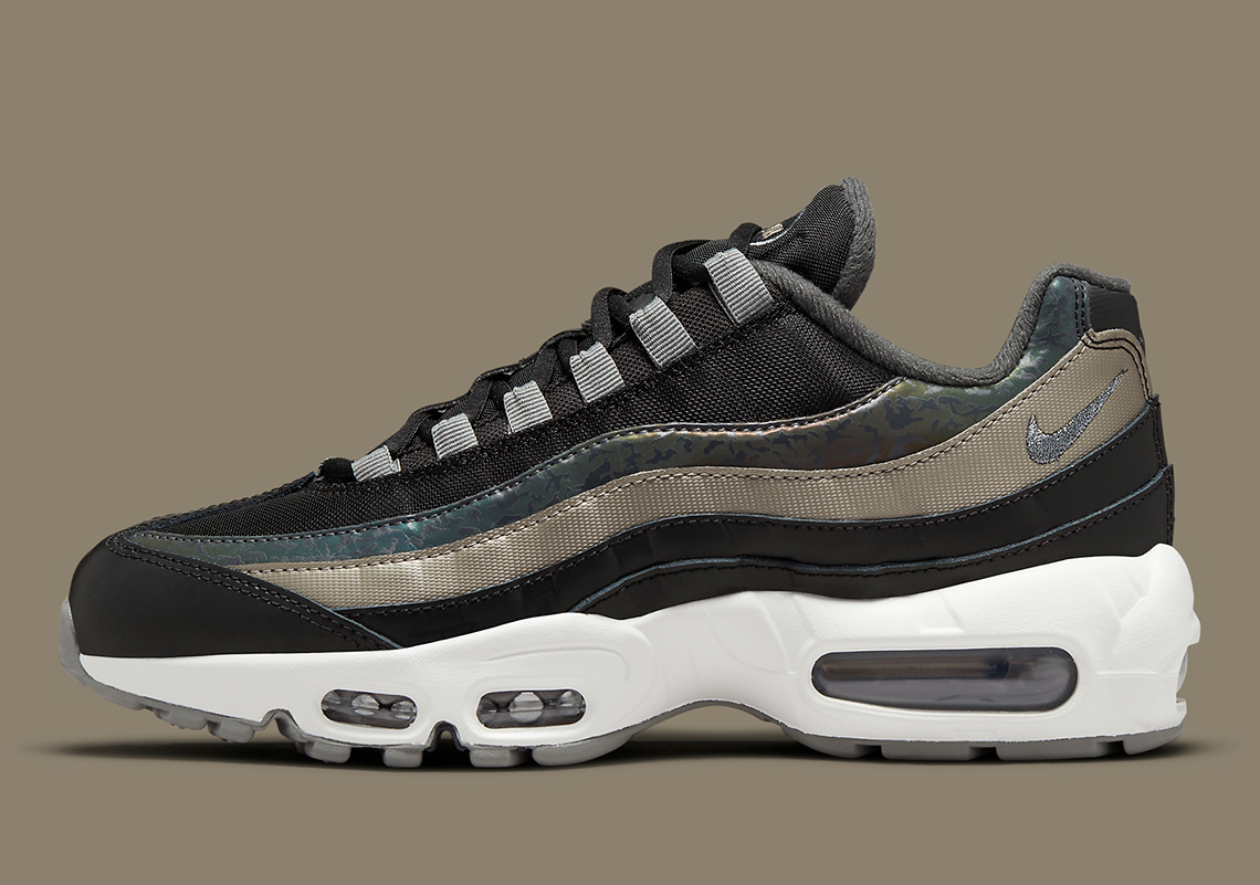 Micro-Camouflage Patterns Appear On This Stealthy Nike Air Max 95