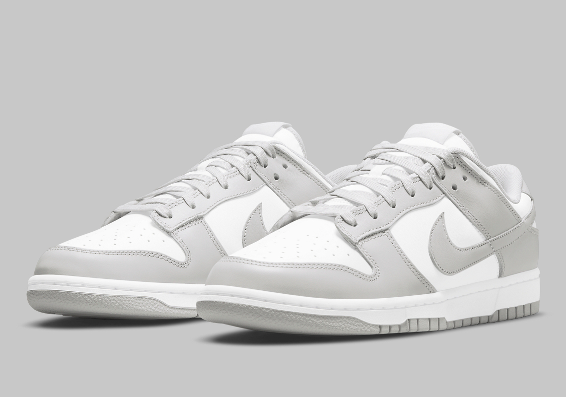Official Images Of The Women's Nike Dunk Low "Grey Fog"