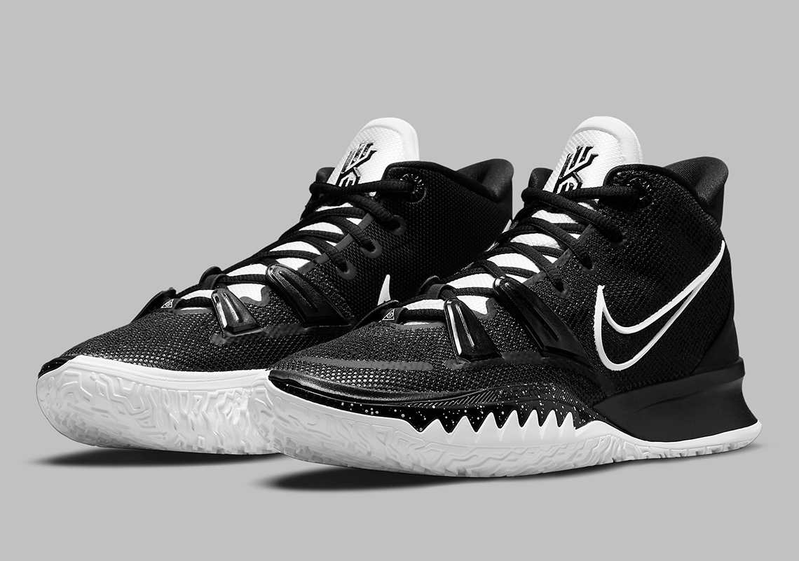 Nike Kyrie 7 Team Bank Release Info | SneakerNews.com