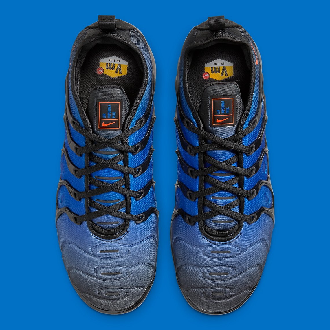Nike Vapormax Plus Knicks DO6679-001 | SneakerNews.com