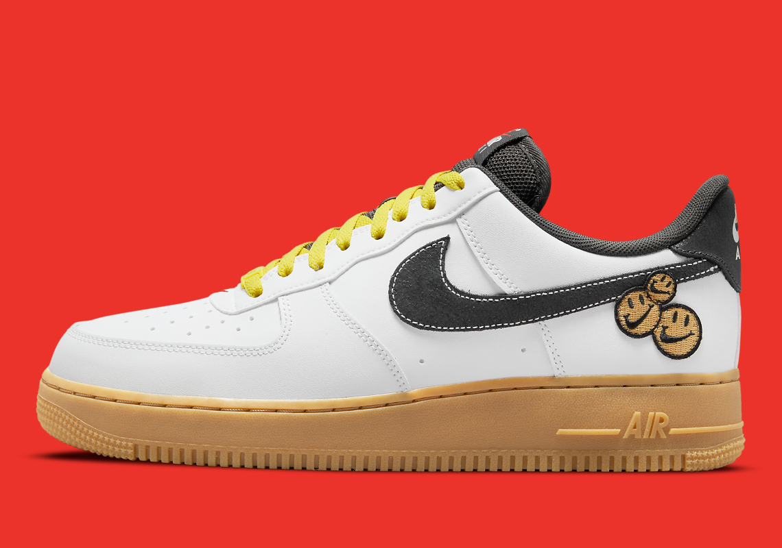 Nike's "Go The Extra Smile" Expands With An Air Force 1 Low