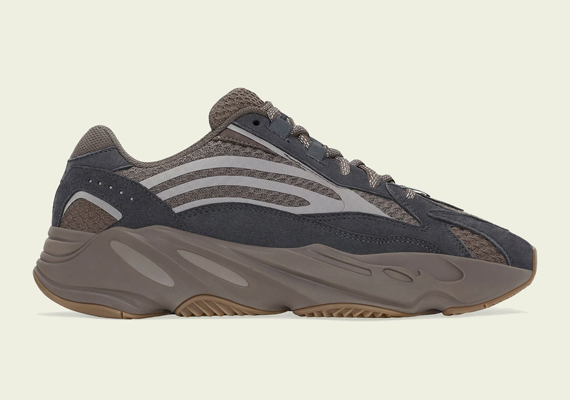 yeezy boost 700 v2 brown