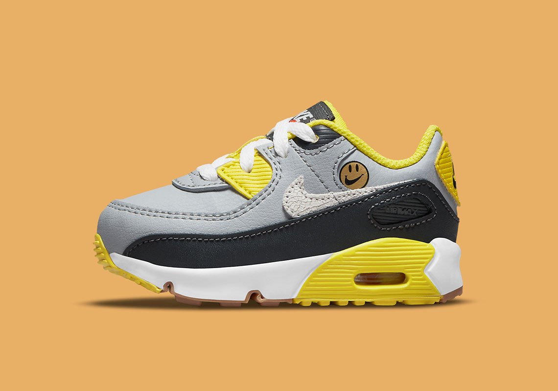 Nike Air Max 90 GS Go The Extra Smile DQ0570-001 | SneakerNews.com