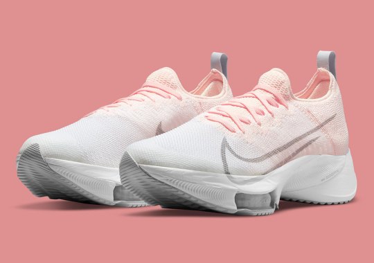 “Sunset Tint” Softens Up This Women’s Nike Air Zoom Tempo NEXT%