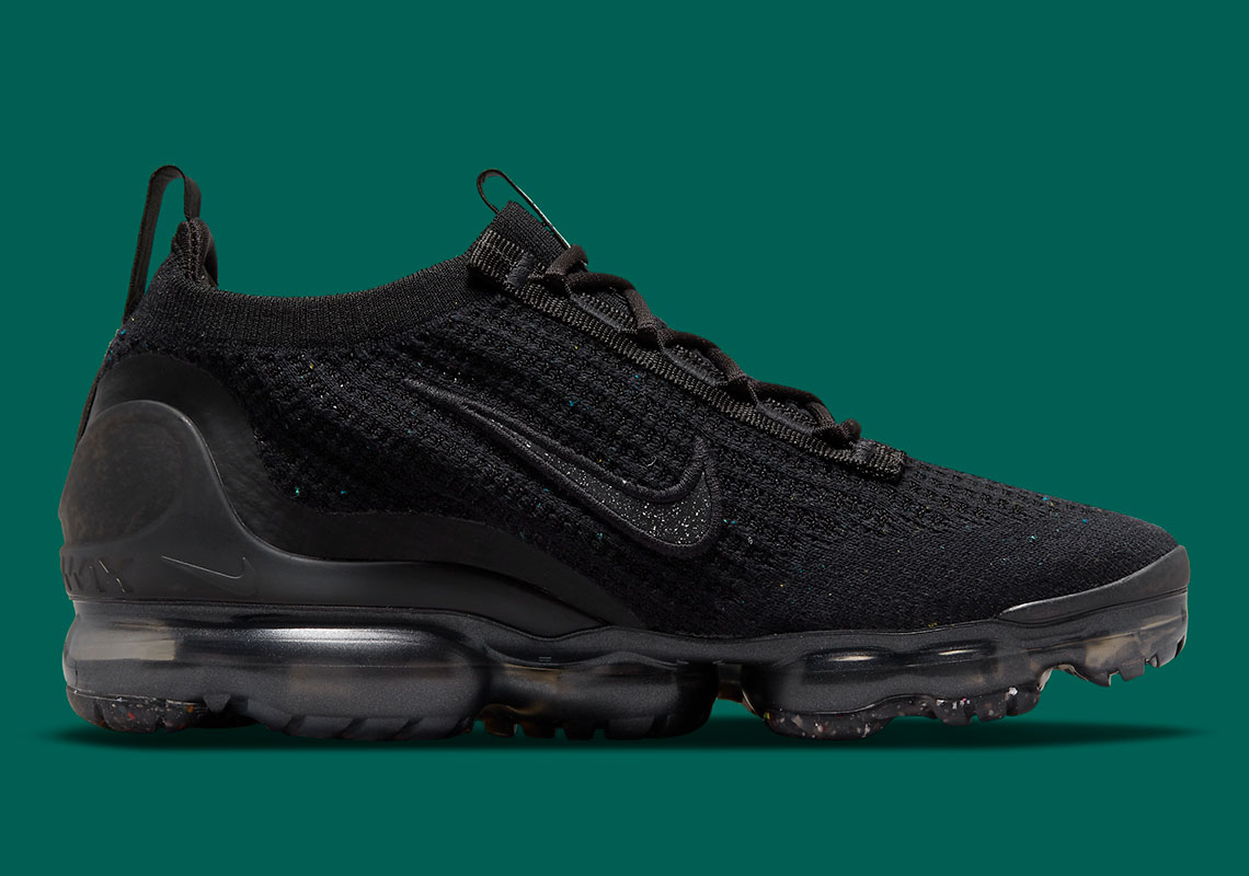 vapor max black womens