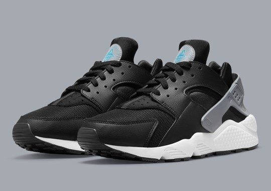 This Nike Air Huarache Ostensibly Pays Homage To The Carolina Panthers