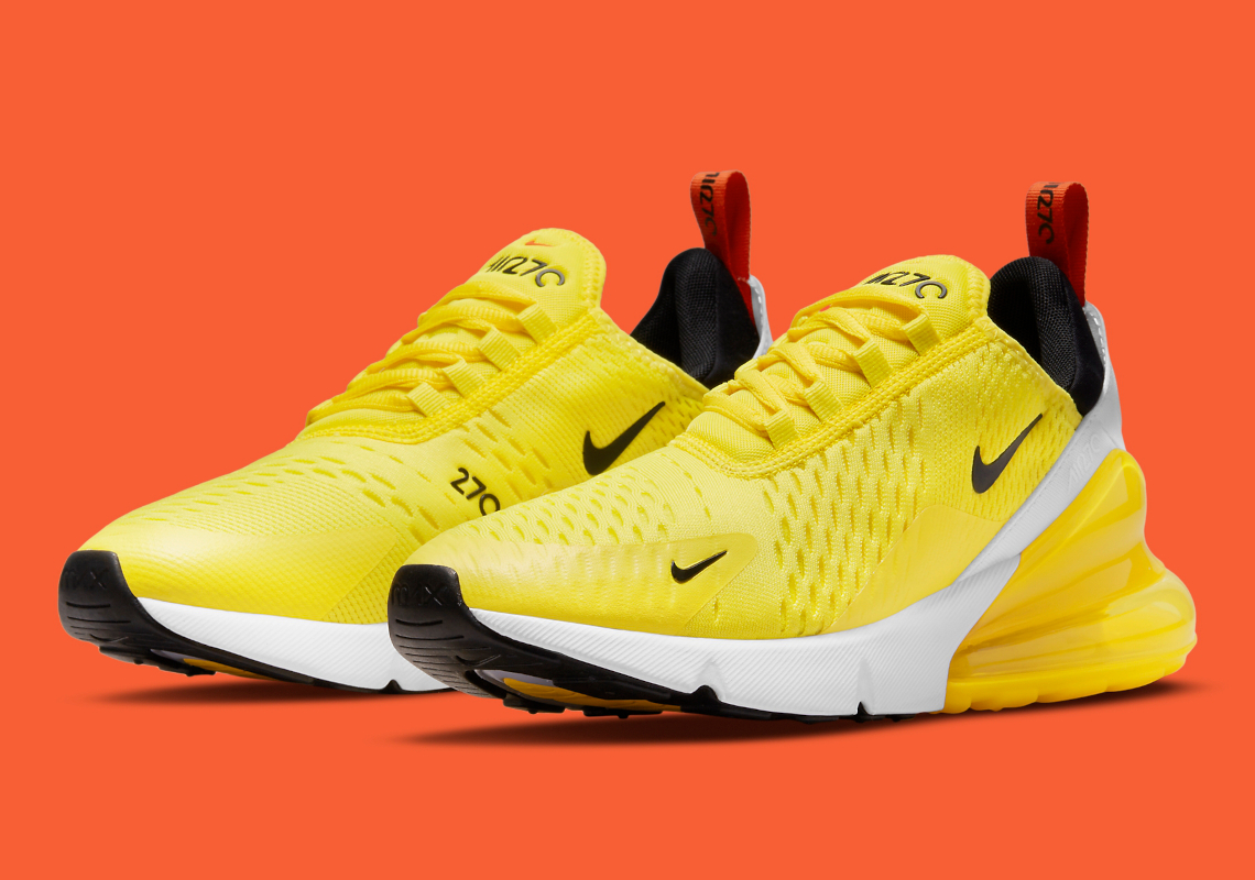 Nike yellow hotsell colour shoes