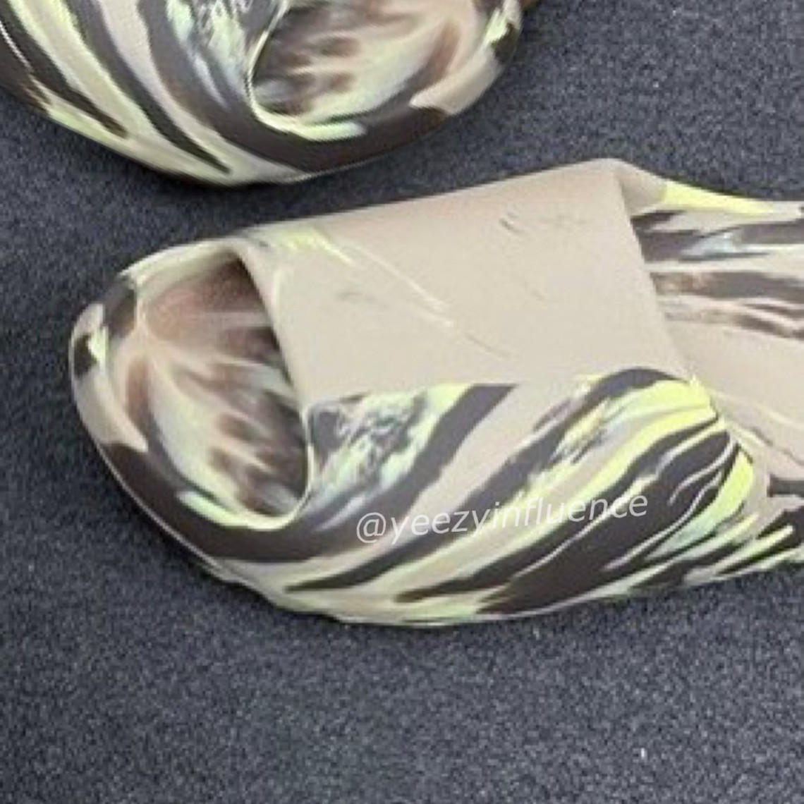 yeezy slide mx moon