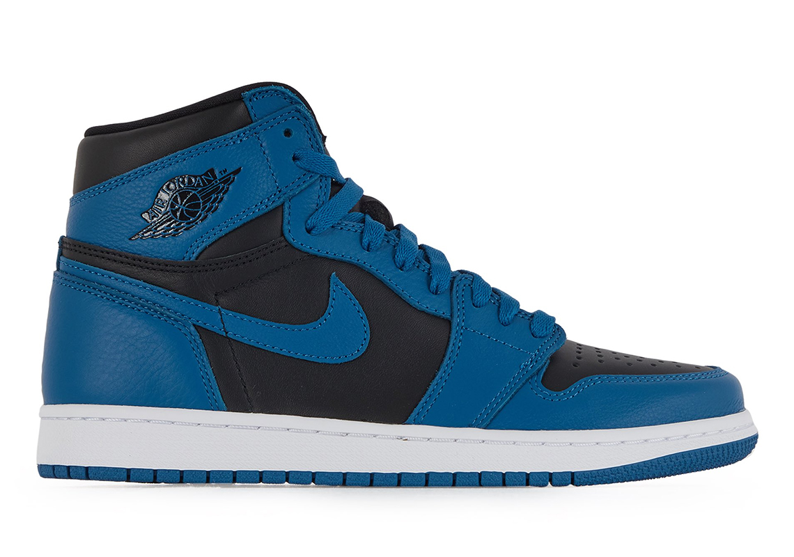 Air Jordan 1 Retro High OG Black Dark Marina Blue 555088-404 |  SneakerNews.com