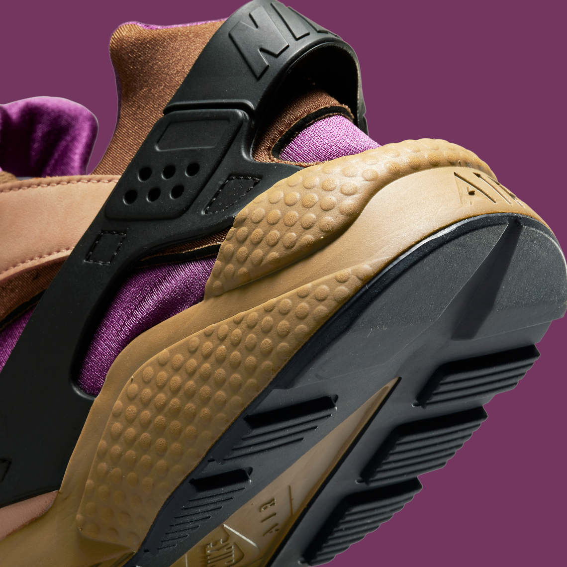 Nike Air Huarache LE Praline Umber DH8143-201 | SneakerNews.com