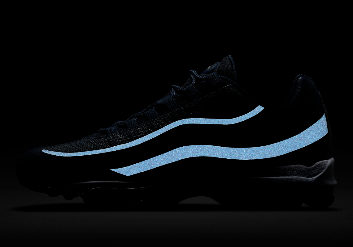 Nike Air Max 95 Ultra Navy DJ4284-400 Release | SneakerNews.com