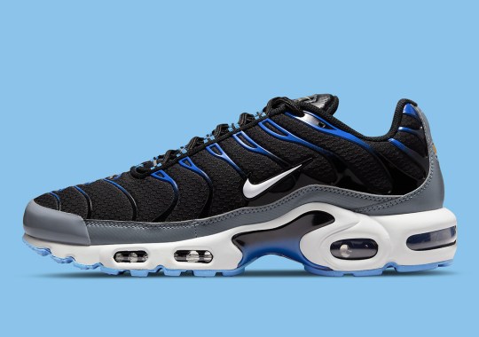 Nike Adds A Touch Of "University Blue" To This Air Max Plus
