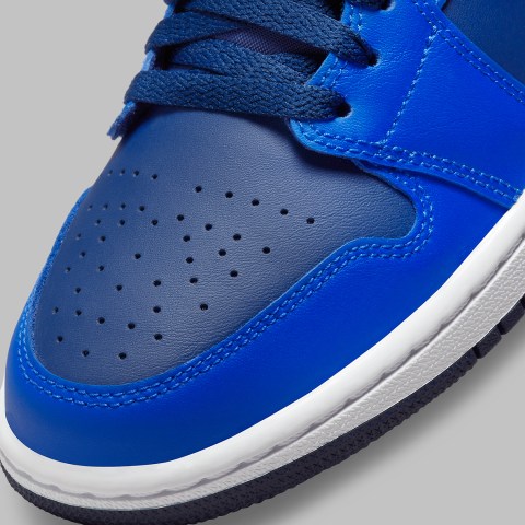 Air Jordan 1 Low Womens Royal Navy DC0774-400 | SneakerNews.com